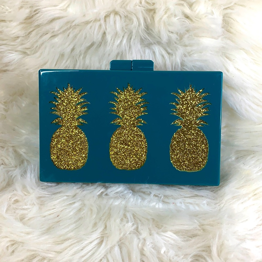 Pineapple clutch